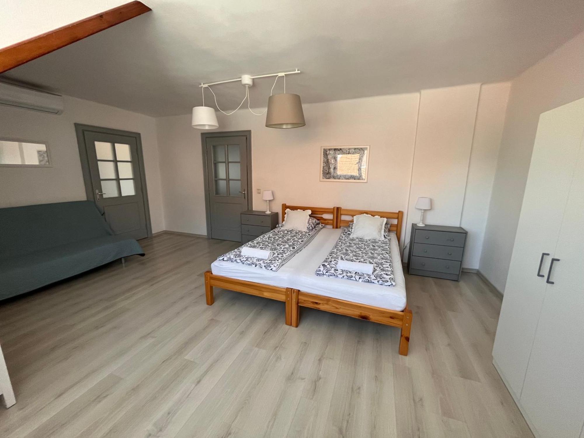 Pacsirta Apartman Grand Eger Exterior foto