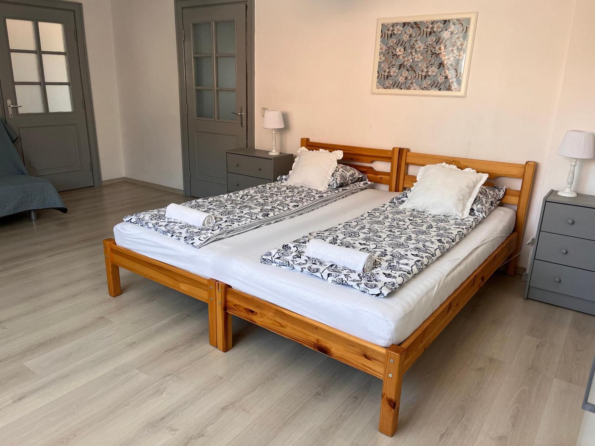 Pacsirta Apartman Grand Eger Exterior foto